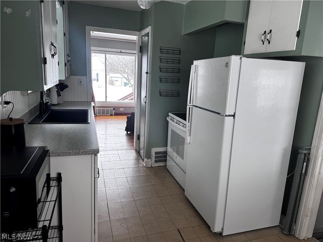 541 Helper Drive, Bedford, OH 44146