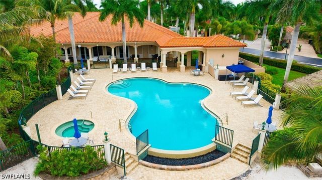 13563 Snook CIR, Naples, FL 34114