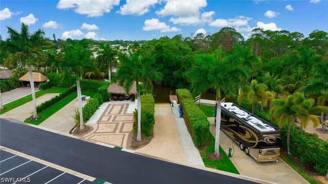 13563 Snook CIR, Naples, FL 34114