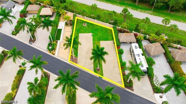 13563 Snook CIR, Naples, FL 34114