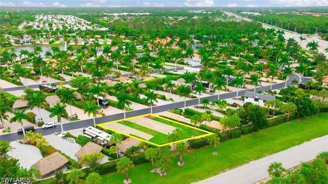 13563 Snook CIR, Naples, FL 34114