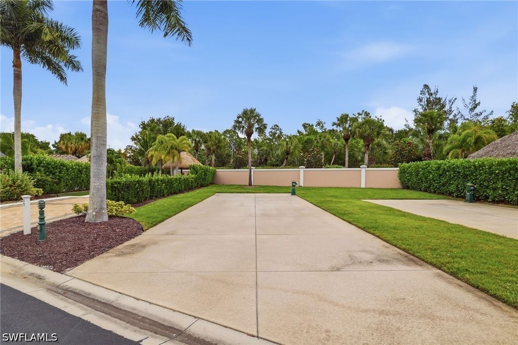 13563 Snook CIR, Naples, FL 34114