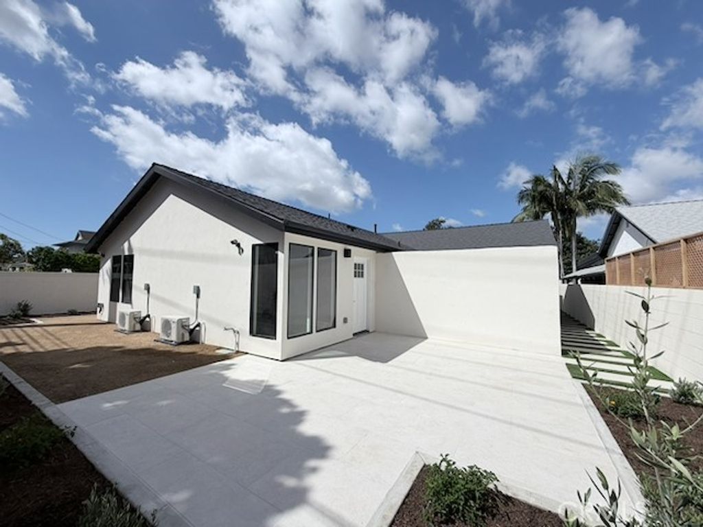 3146 Bray, Costa Mesa, CA 92626