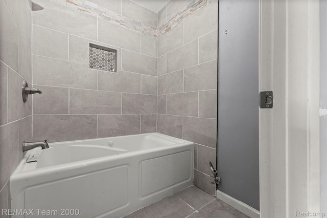 5445 Pine View Drive, Ypsilanti Charter Township, MI 48197