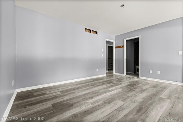5445 Pine View Drive, Ypsilanti Charter Township, MI 48197