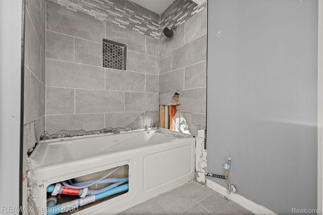 5445 Pine View Drive, Ypsilanti Charter Township, MI 48197