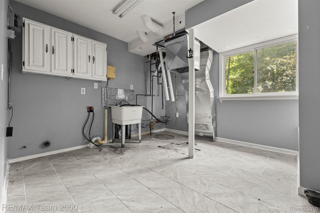 5445 Pine View Drive, Ypsilanti Charter Township, MI 48197