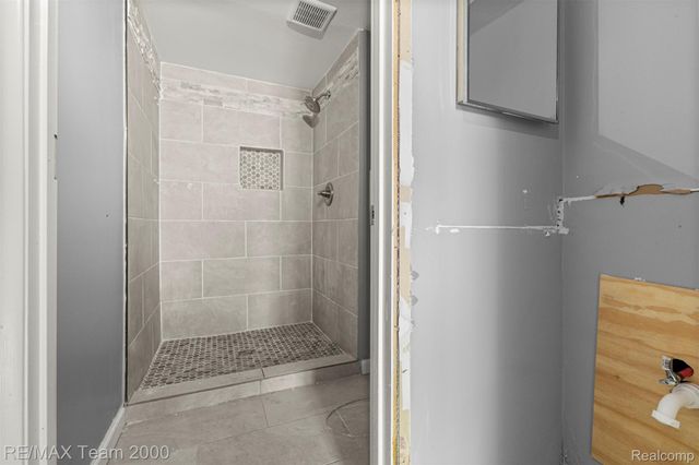 5445 Pine View Drive, Ypsilanti Charter Township, MI 48197