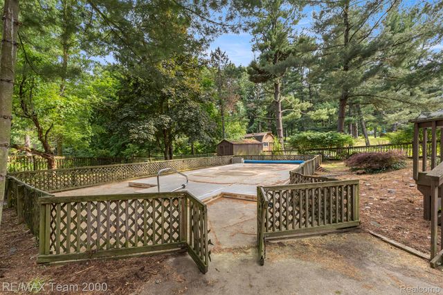 5445 Pine View Drive, Ypsilanti Charter Township, MI 48197