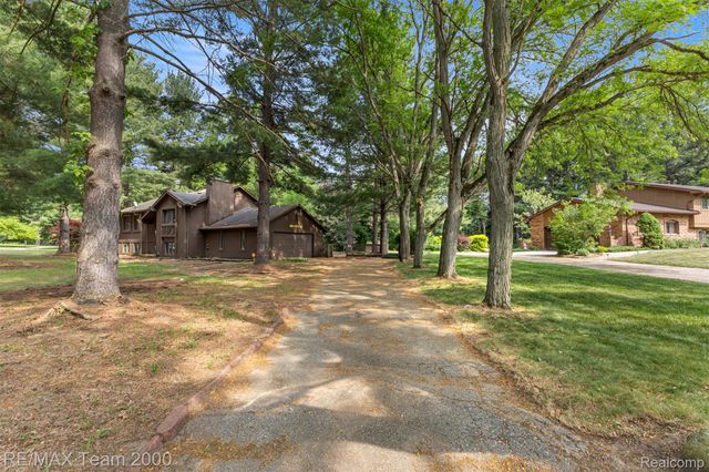 5445 Pine View Drive, Ypsilanti Charter Township, MI 48197