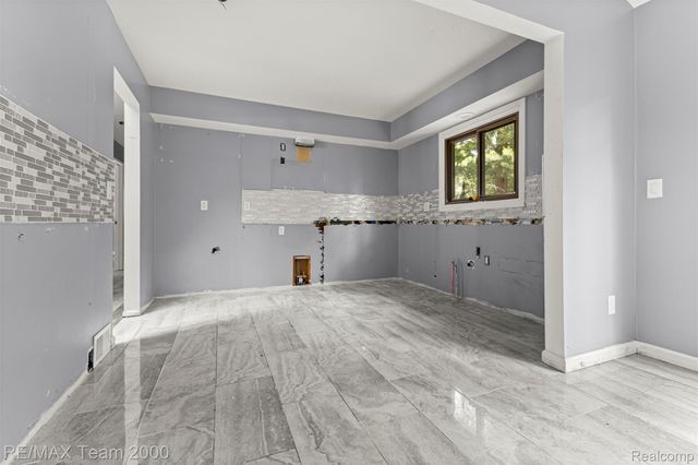 5445 Pine View Drive, Ypsilanti Charter Township, MI 48197