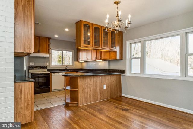 5424 FERNDALE ST, Springfield, VA 22151