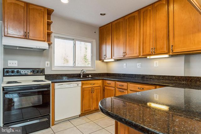 5424 FERNDALE ST, Springfield, VA 22151