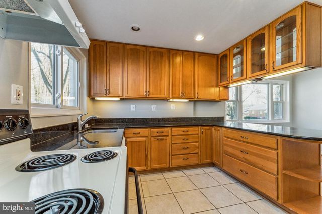 5424 FERNDALE ST, Springfield, VA 22151