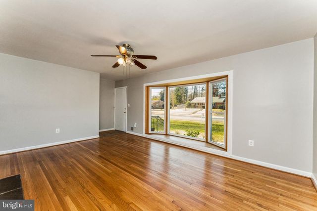 5424 FERNDALE ST, Springfield, VA 22151