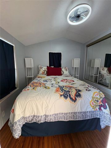 21027 LAZY DAYS CIRCLE, Lutz, FL 33558