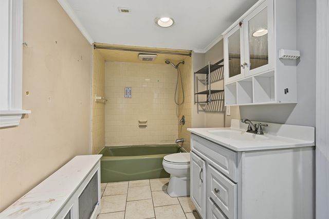24 Foley St, Attleboro, MA 02703