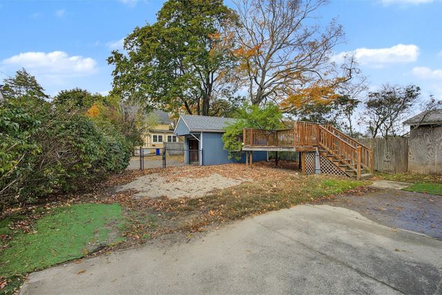 24 Foley St, Attleboro, MA 02703
