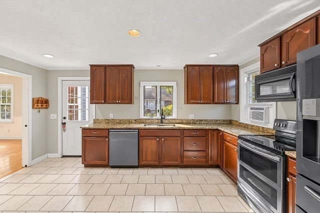 24 Foley St, Attleboro, MA 02703