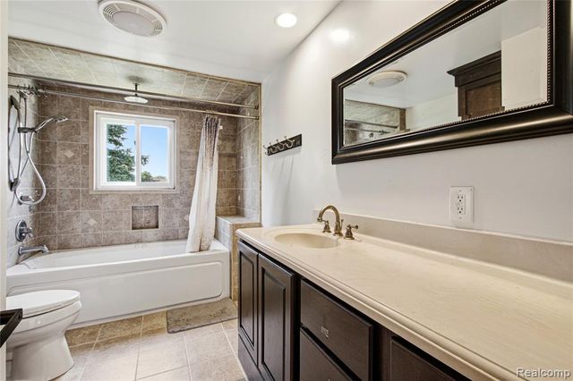 29305 Bon Mar Drive, Warren, MI 48088