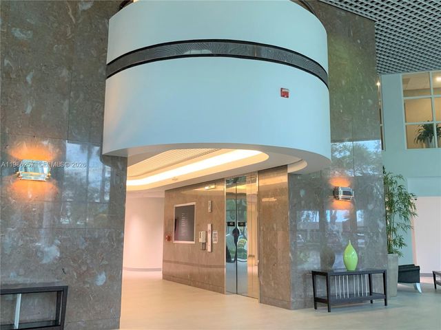 5959 Waterford District Dr 305, Miami, FL 33126