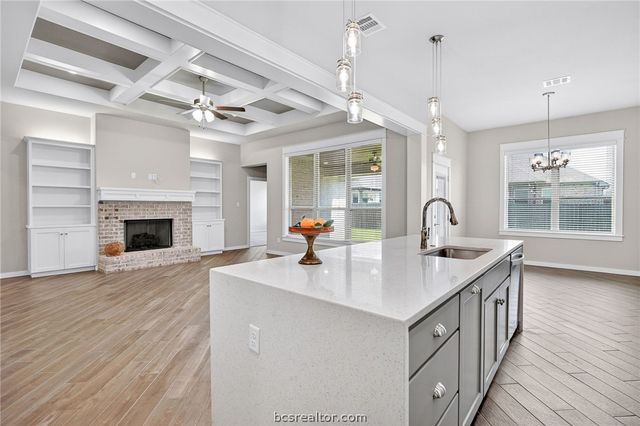 2902 Spector Drive, Bryan, TX 77808