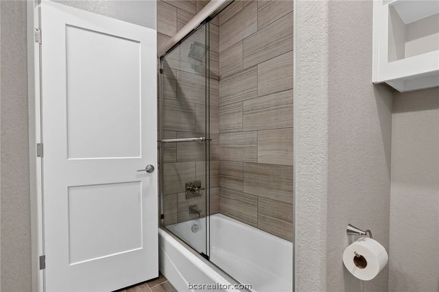 2902 Spector Drive, Bryan, TX 77808
