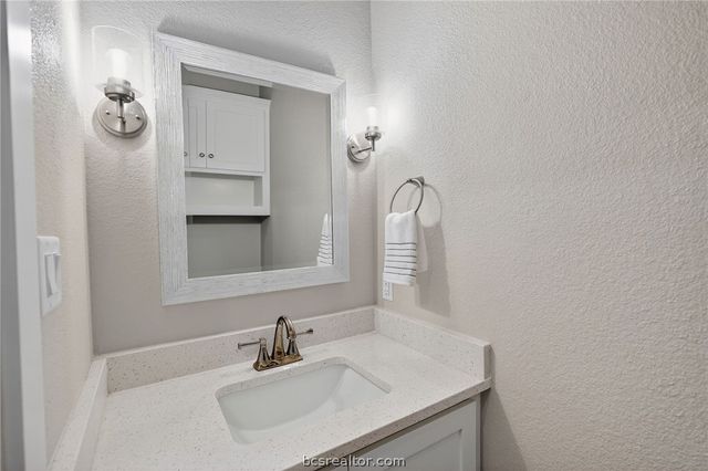 2902 Spector Drive, Bryan, TX 77808