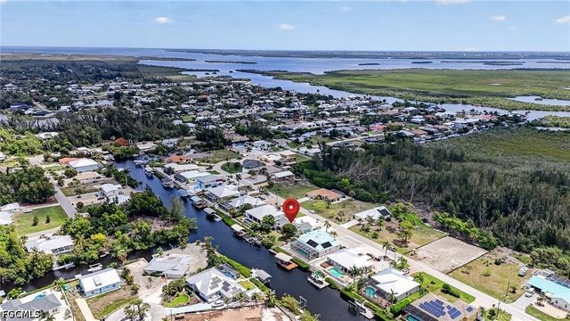 5330 Genesee PKWY, Bokeelia, FL 33922