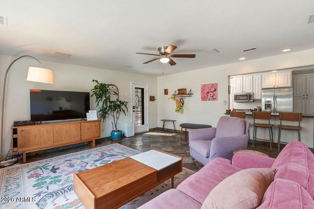 225 E COLTER Street, Phoenix, AZ 85012
