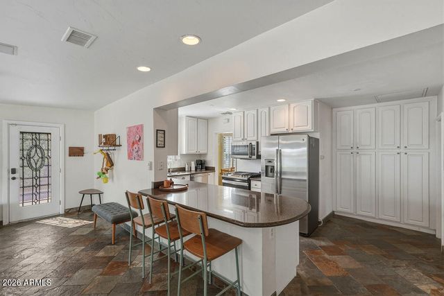 225 E COLTER Street, Phoenix, AZ 85012
