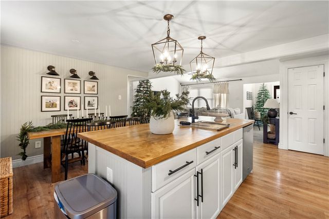 407 Payne Hill Rd, Jefferson Hills, PA 15025