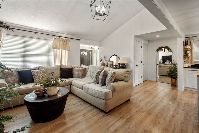 407 Payne Hill Rd, Jefferson Hills, PA 15025