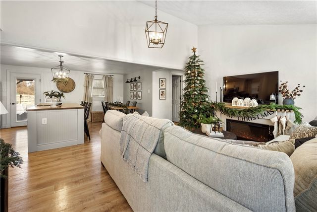 407 Payne Hill Rd, Jefferson Hills, PA 15025