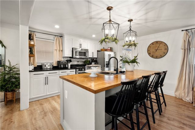 407 Payne Hill Rd, Jefferson Hills, PA 15025