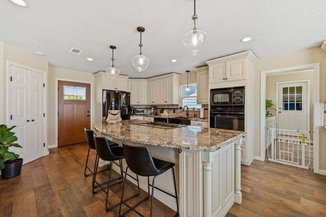 11320 Cedar Gully Road, Beach City, TX 77523