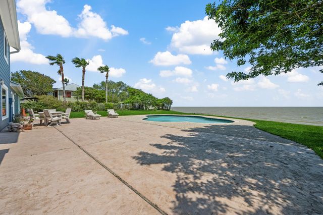 11320 Cedar Gully Road, Beach City, TX 77523