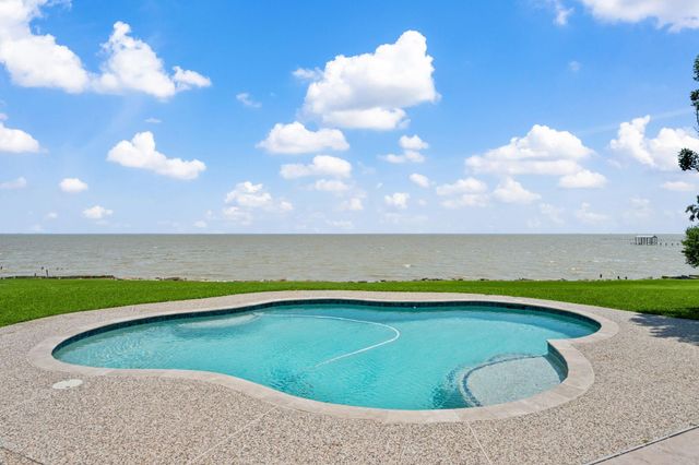 11320 Cedar Gully Road, Beach City, TX 77523