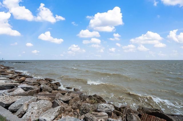 11320 Cedar Gully Road, Beach City, TX 77523