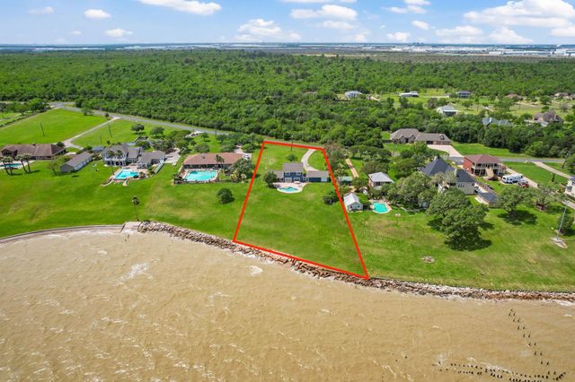 11320 Cedar Gully Road, Beach City, TX 77523