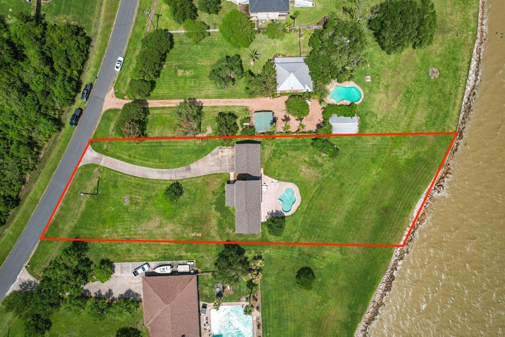 11320 Cedar Gully Road, Beach City, TX 77523