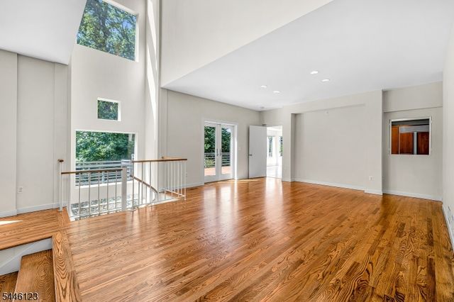 30 Ellsworth Dr, Warren Twp., NJ 07059