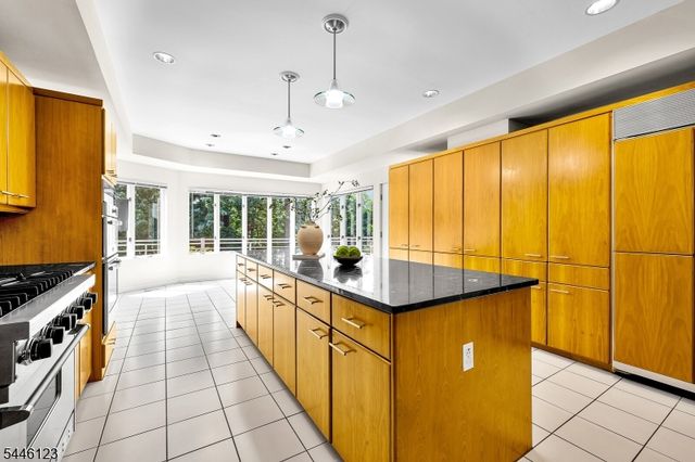30 Ellsworth Dr, Warren Twp., NJ 07059
