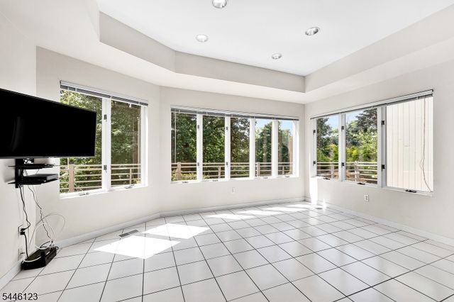 30 Ellsworth Dr, Warren Twp., NJ 07059