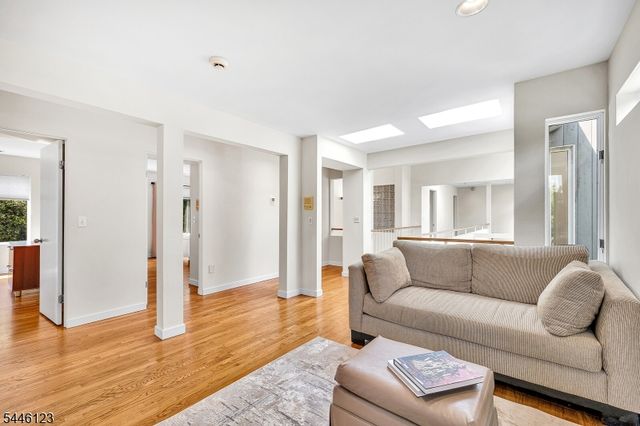 30 Ellsworth Dr, Warren Twp., NJ 07059