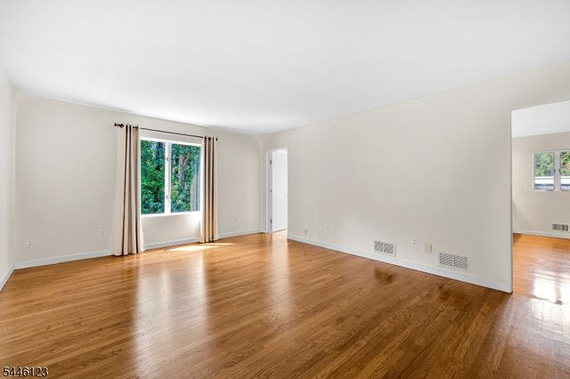 30 Ellsworth Dr, Warren Twp., NJ 07059