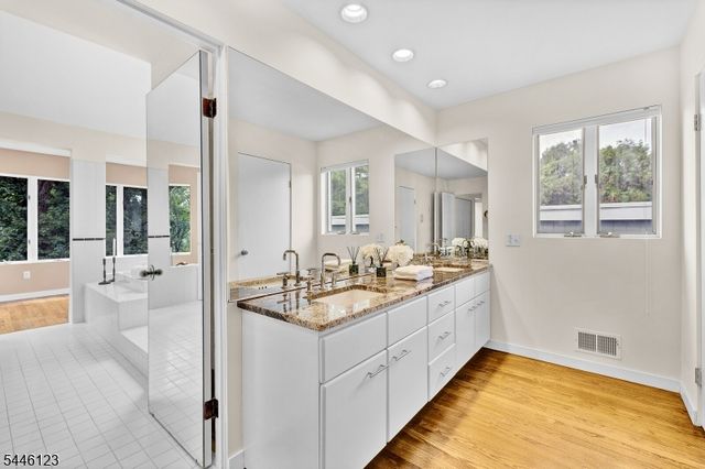 30 Ellsworth Dr, Warren Twp., NJ 07059
