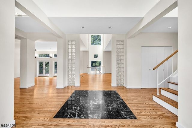 30 Ellsworth Dr, Warren Twp., NJ 07059