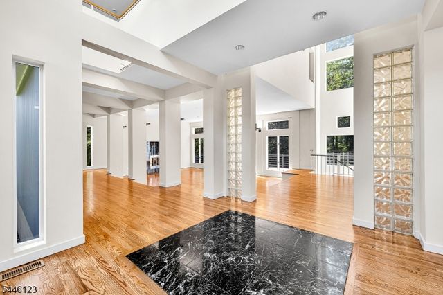 30 Ellsworth Dr, Warren Twp., NJ 07059
