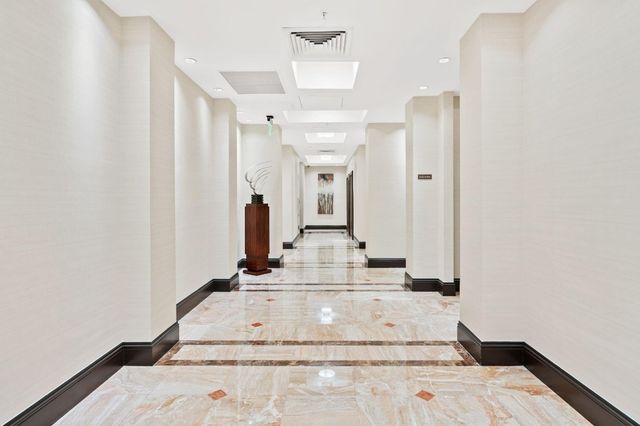 2011 N Ocean Boulevard 902, Fort Lauderdale, FL 33305